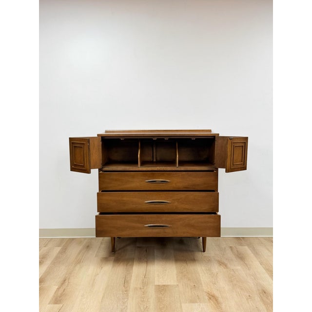 Vintage Chest Broyhill Sculptra MCM Gentleman's Tallboy Three Drawer Cabinet Dresser For Sale - Image 12 of 18