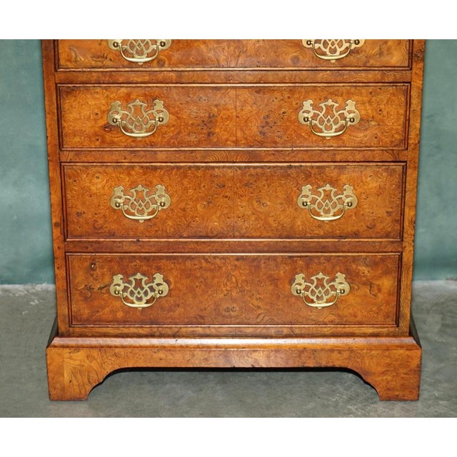 2000 - 2009 George III Style Burr Elm Chest of Drawers with Brushing Slide For Sale - Image 5 of 18