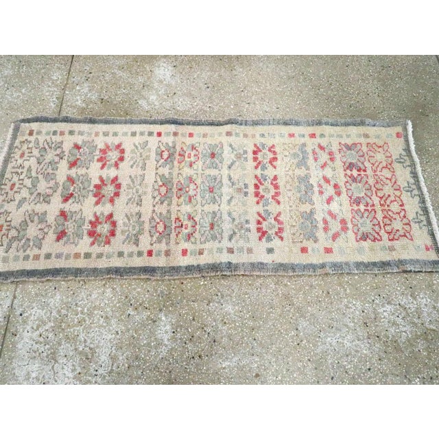 Galerie Shabab Collection Mid-20th Century Turkish Anatolian Throw Rug For Sale - Image 4 of 7