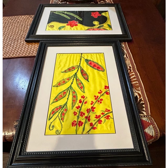 Art Deco Vintage Pair of Framed Botanical Paintings on Silk For Sale - Image 3 of 4