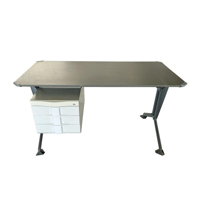 Desk in Metal and Grey Vinyl by BBPR for Olivetti Synthesys, 1963 For Sale - Image 3 of 18