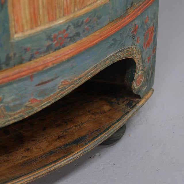 Mid 19th Century Antique Swedish Folk Art Painted Corner Cabinet, 1840 For Sale - Image 5 of 15