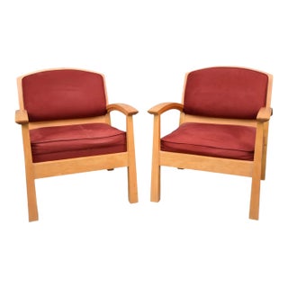 Pair of Thomas Moser Armchairs, Auburn Maine Signed Jasper Brann For Sale