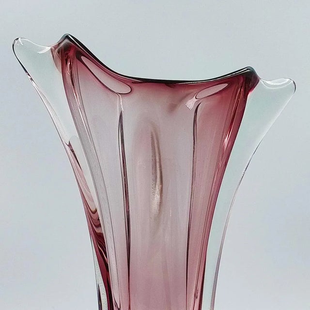 1970s Handcrafted Pink Vase in Murano Glass. Made in Italy For Sale In Detroit - Image 6 of 7