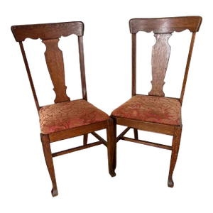 Early Union City 20th Century Pair of Antique Vintage Oak Dining Side Chairs