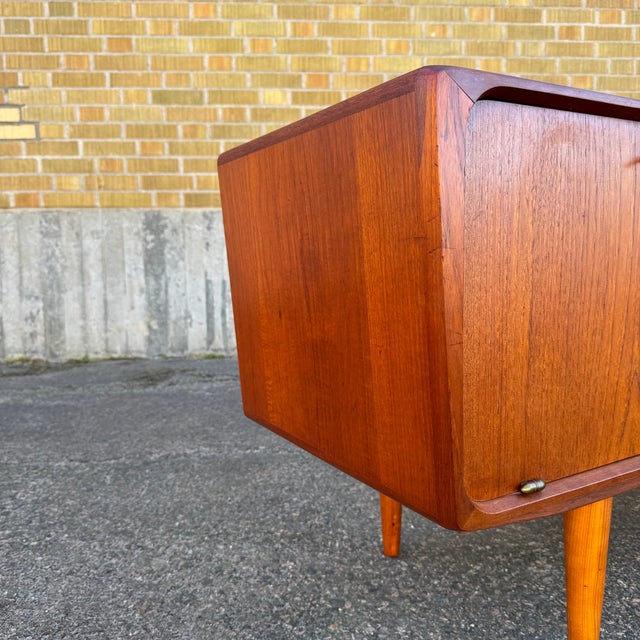 1960s Vintage Danish Sideboard in Teak by E.W. Bach for Sejling Skabe, 1960 For Sale - Image 5 of 10