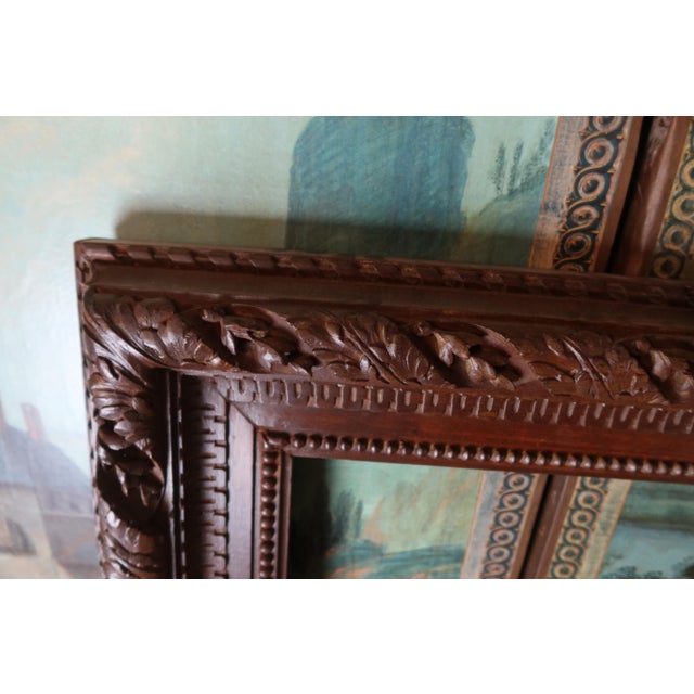 Large carved walnut frame from Haentges. Very good condition. Haentges house mark on the back. DIMENSIONS: 1.48m x 1.20m...