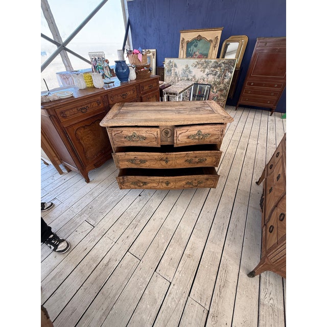 18th Century French Louis XV Walnut Bleached Chest of Drawer / Commode For Sale - Image 4 of 12