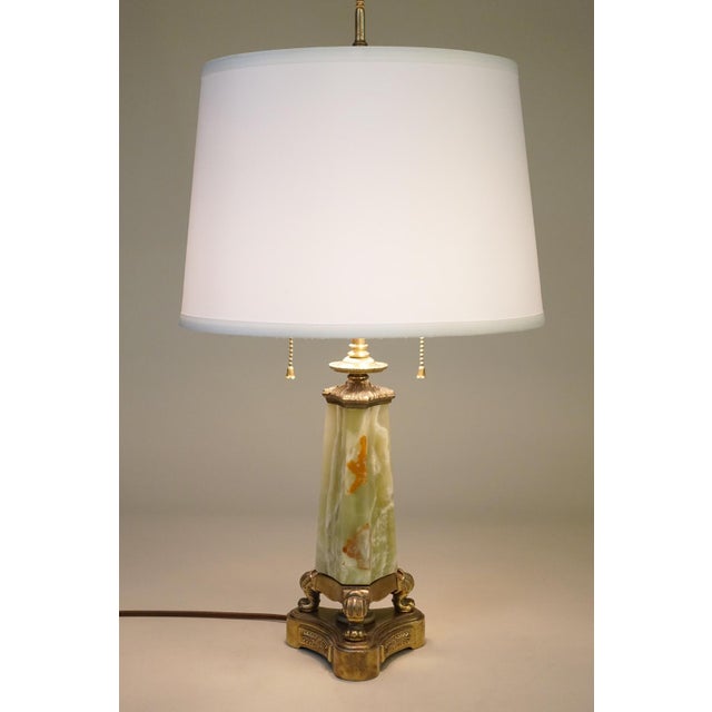 Metal 1930s Mutual Sunset Lamp Co. French Empire Deco Neoclassical Green Onyx Marble Brass Table Lamp For Sale - Image 7 of 13
