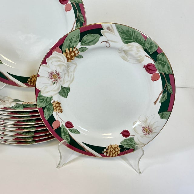 Ceramic Late 20th Century Vintage Coastal Boho Chic Magnolia Christmas Dinner Plates - Set of 12 For Sale - Image 7 of 11