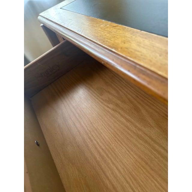 Vintage Stanley Furniture Drop-Leaf Console Table / Server – Traditional Style For Sale - Image 11 of 12