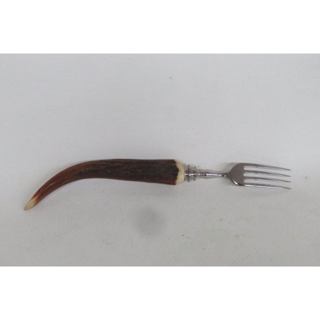 Rustic Mid 20th Century Leppington Cutlers LTD Fork With Curved Antler Stag Handle For Sale - Image 3 of 10