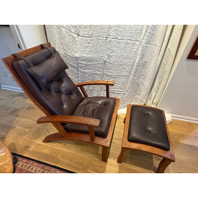 Thomas Moser Cherry Wood & Leather Lounge Chair With Ottoman For Sale In Los Angeles - Image 6 of 12