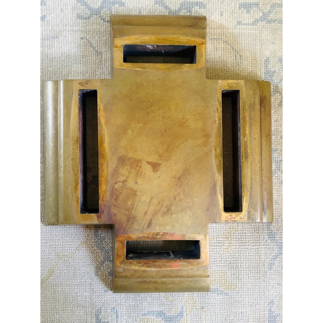 Spectrum Ltd. "Washington" Lucite, Cast Brass & Beveled Glass Cocktail Table, Attributed to Jeffrey Bigelow, Circa 1985–1987 For Sale - Image 10 of 16