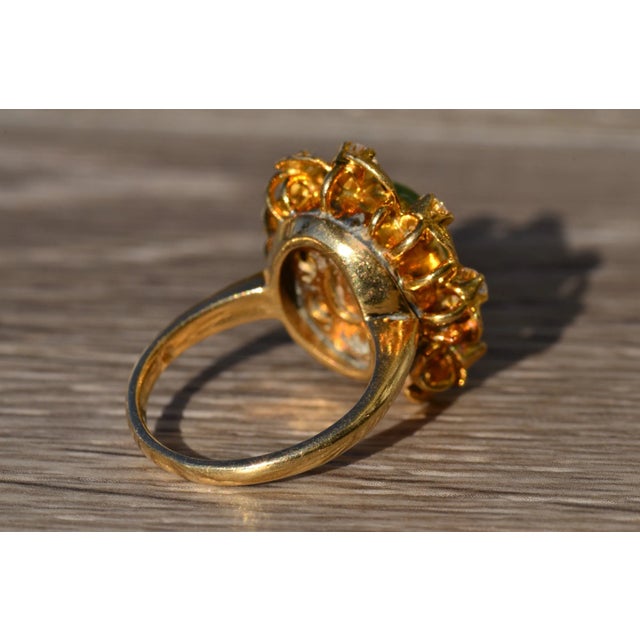 1950s The Molanary: Ladies Vintage Serpentine and Diamond Cocktail Ring in Yellow Gold For Sale - Image 5 of 10