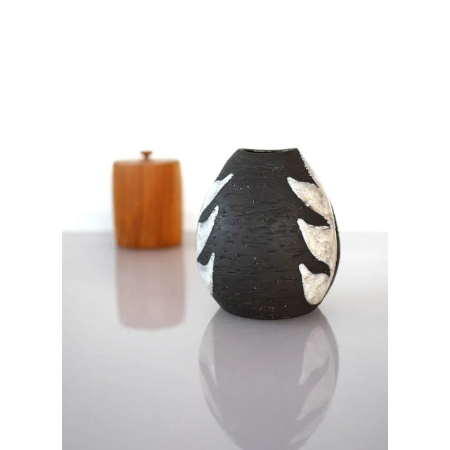 Vintage Danish Pottery Vase with Graphic Monochrome Design and Glazing from Helge Österberg For Sale - Image 6 of 11