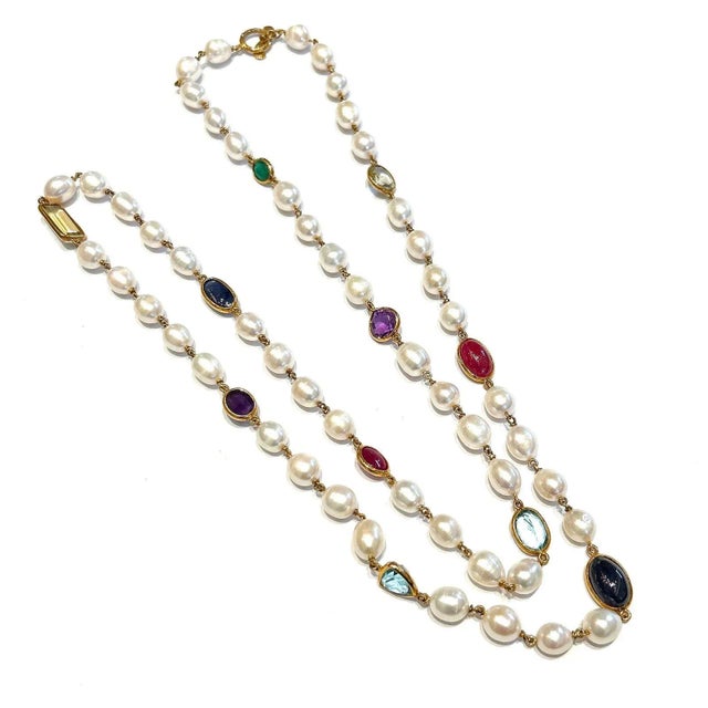 This is part of Chairish’s Fine Jewelry assortment. Blue sapphires and Red Rubies - 16 carats Blu topaz Ametyist Citrin...