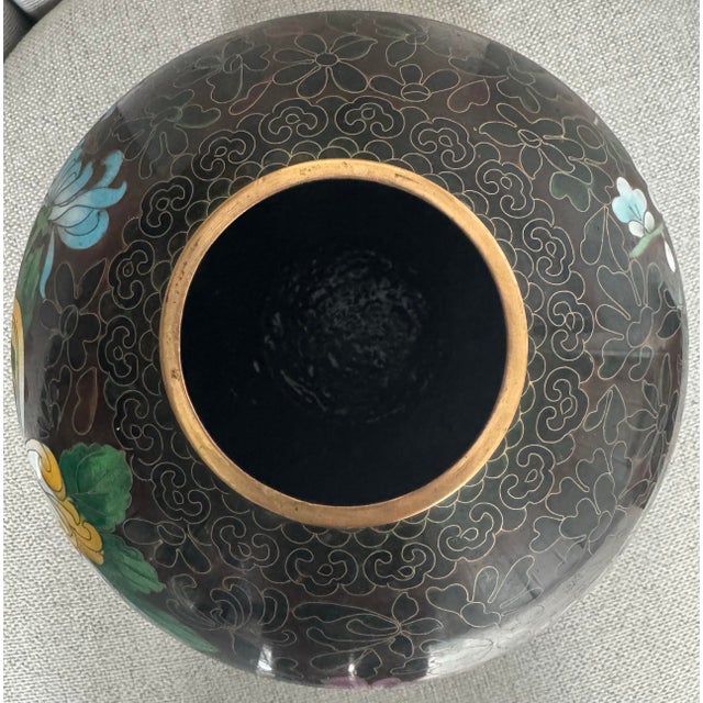 Jingfa Extra-Large Mid-Century Chinese Cloisonné Ginger Jar/Urn With Chrysanthemum and Plum Flowers For Sale - Image 4 of 9