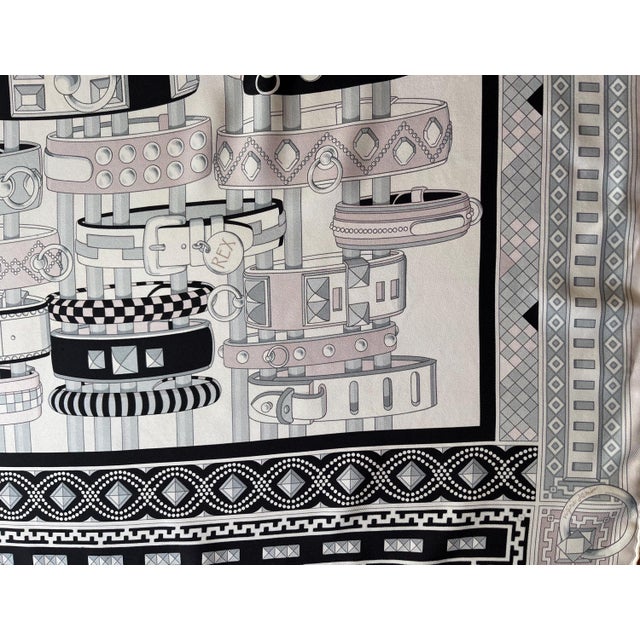 Contemporary HERMÈS COLLIERS de CHIENS Jamin Virginie 2013 Silk Scarf For Sale - Image 3 of 11