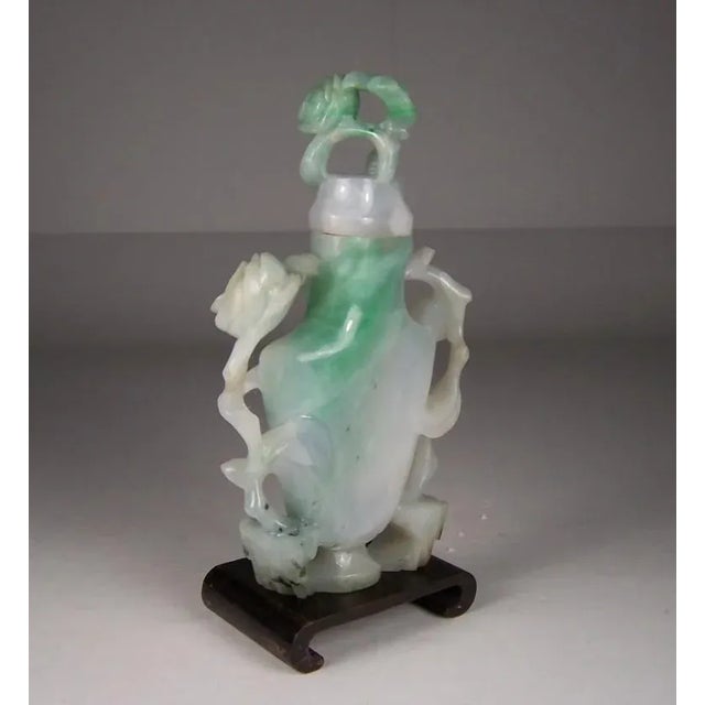 Jade Jadeite Apple Green and White Table Size Snuff Bottle For Sale - Image 4 of 13