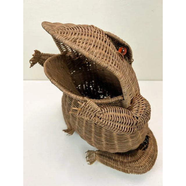 Mid-Century Vintage Rattan Frog Magazine Holder, 1970s For Sale - Image 10 of 13