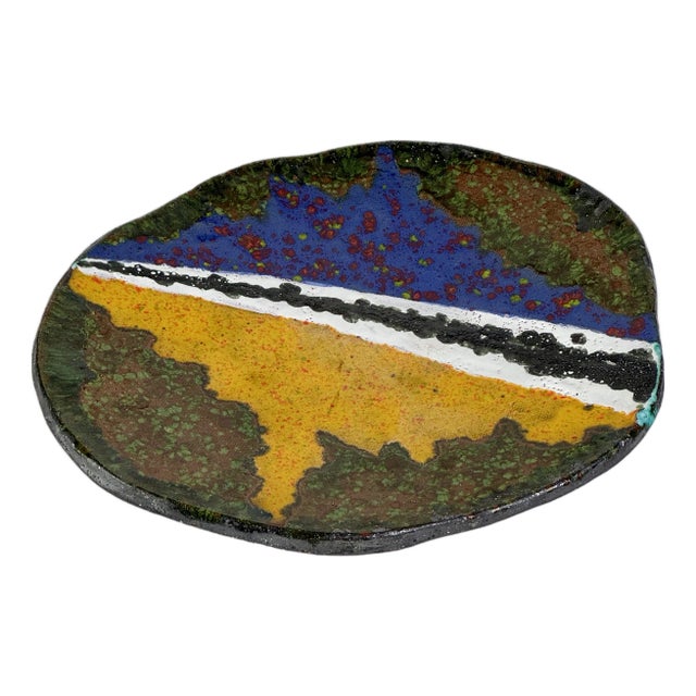 Vintage 1980s Signed Decorative Footed Ceramic Art Plate, Memphis Inspired For Sale