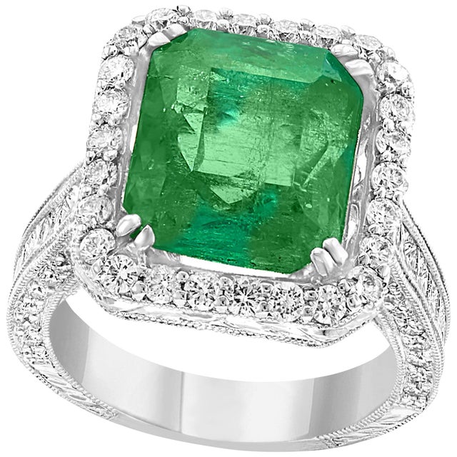 8 Carat Emerald Cut Colombian Emerald and Diamond 18 Karat Gold Ring Estate For Sale - Image 15 of 18