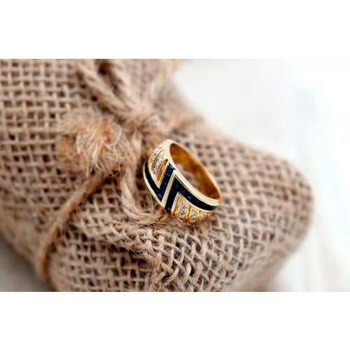 Gold Ring with Diamonds in Brilliant Cut For Sale - Image 3 of 7