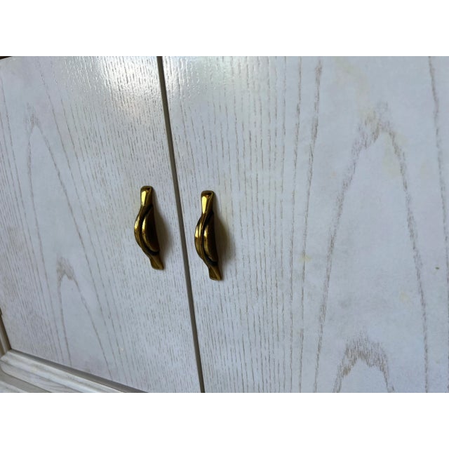 A Pair of Vintage Thomasville Whitewash Beside Tables With Glass Top For Sale - Image 9 of 13