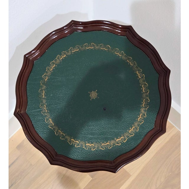 Late 20th Century Vintage Bombay Scalloped Pedestal Side Table – Green Leather Top For Sale - Image 5 of 8