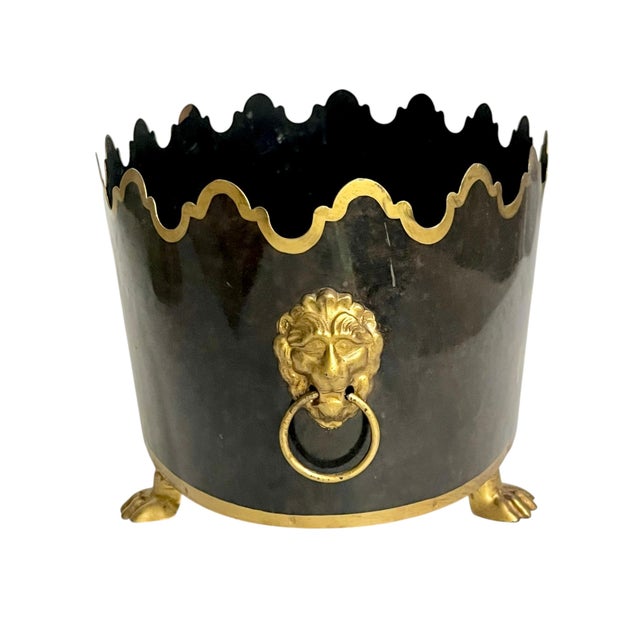 Mid 20th Century Maison Lancel Vintage French Black Tole Cachepot With Hand-Painted Fruit and Gilt Scalloped Rim Lion Head Ring Handles For Sale - Image 5 of 17
