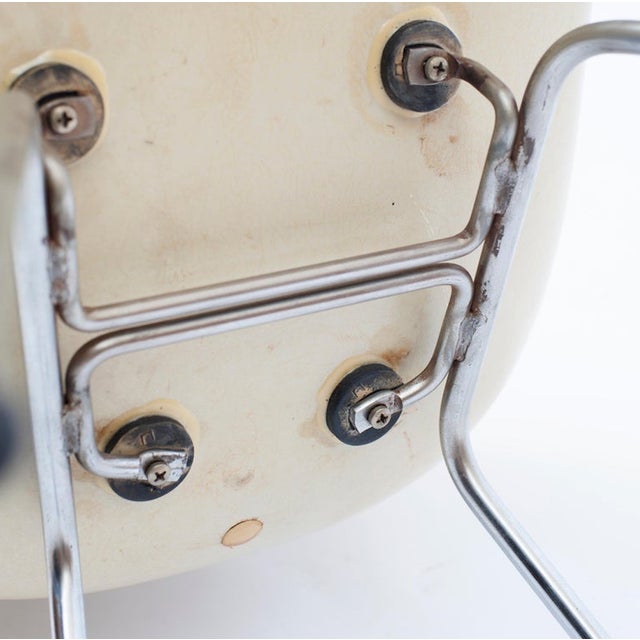 Metal Mid-Century Modern Green Leather Dax Chair by Charles & Ray Eames for Herman Miller, 1960s For Sale - Image 7 of 8