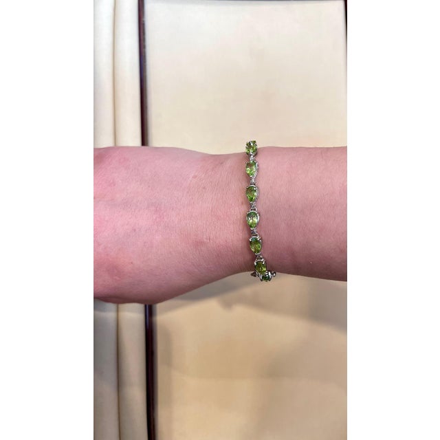 15 Carat Genuine Natural Peridot & Diamond Tennis Bracelet 14 Karat White Gold For Sale - Image 14 of 18