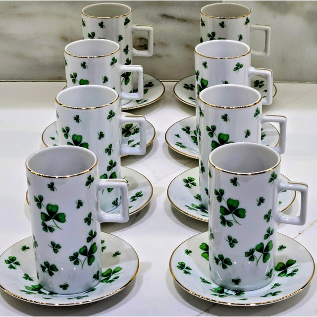 English Vintage Neiman Marcus Shamrock Demitasse Cups & Saucers With Gold Trim – Set of 8 For Sale - Image 3 of 13