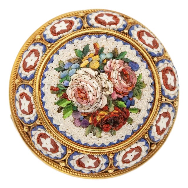 Early 20th Century Victorian 14k Yellow Gold Floral Micro Mosaic Pin For Sale