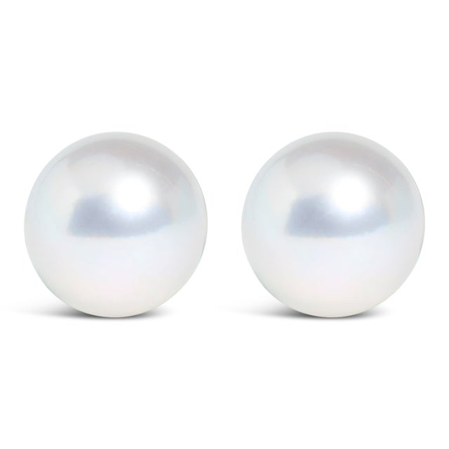 Contemporary 14k White Gold 5-5.5MM Cultured Freshwater Pearl Solitaire Stud Earrings For Sale - Image 3 of 5