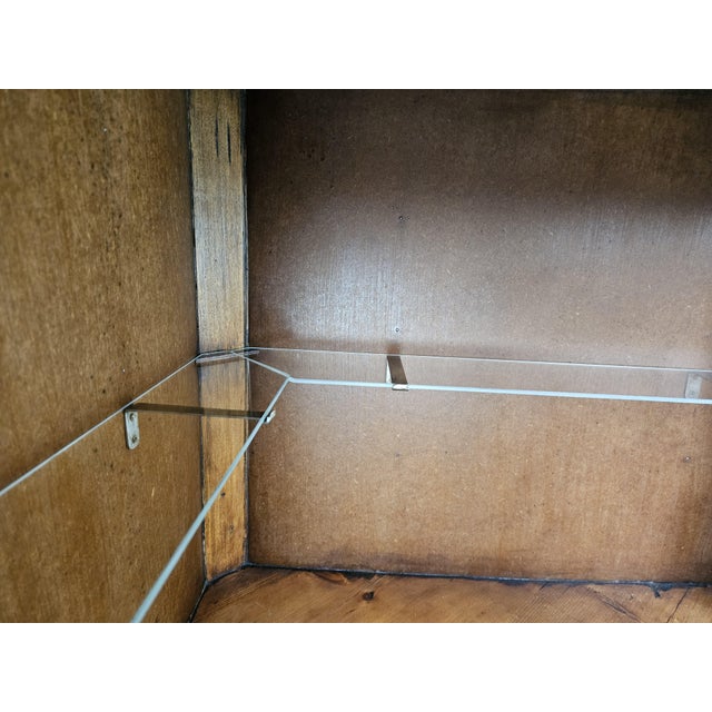 Art Deco Corner Display Cabinet in Walnut with Sliding Glass and Compartment, 1930s For Sale - Image 17 of 18