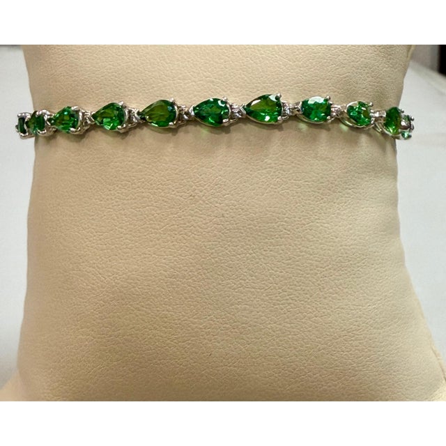 12 Ct Natural Pear Shape Tsavorite Cocktail Tennis Bracelet 14 Kt White Gold 7" For Sale - Image 4 of 8