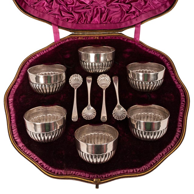 Late 19th Century Antique English Mappin & Webb Sterling Silver Salts & Spoons Set in Case 1886 - 6 Pieces For Sale - Image 5 of 10