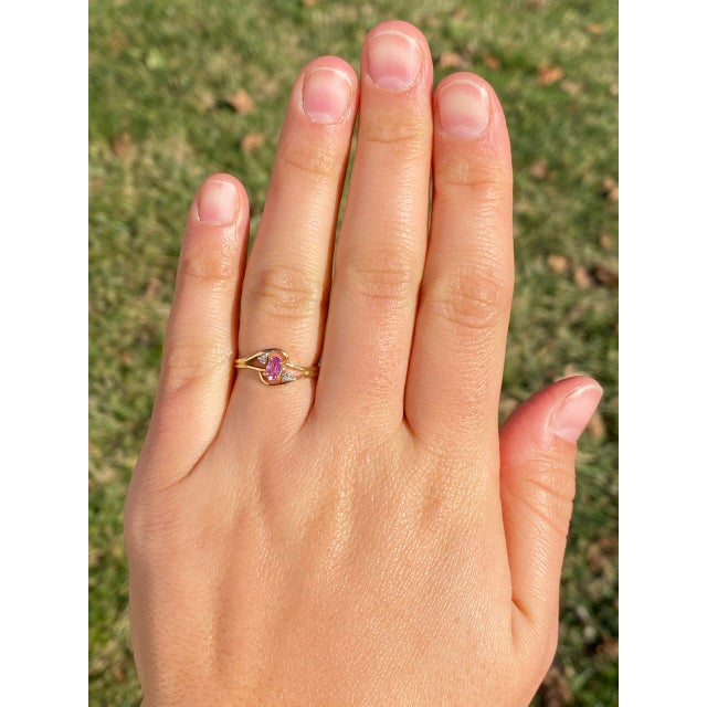 Cinco Calle: Pink Sapphire and Natural Diamond Ring in Yellow Gold For Sale - Image 10 of 11