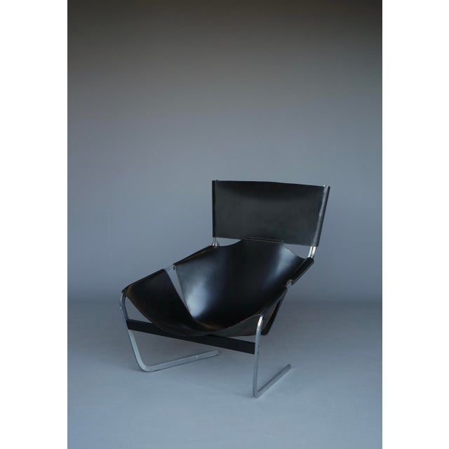 Iconic F444 lounge chair designed by Pierre Paulin in the 1960s taken in production by Artifort. Made out of a robust...