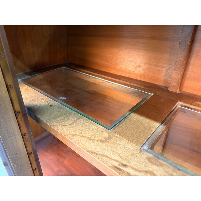 Mid 20th Century Modern Display Cabinet by Young Manufacturing Company For Sale - Image 12 of 15