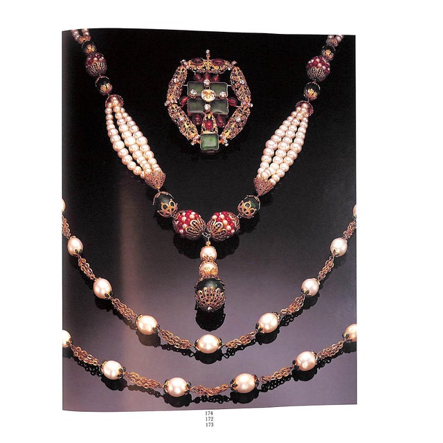 The Diana Vreeland Collection of Fashion Jewelry 1987 Sotheby's New York For Sale - Image 10 of 10