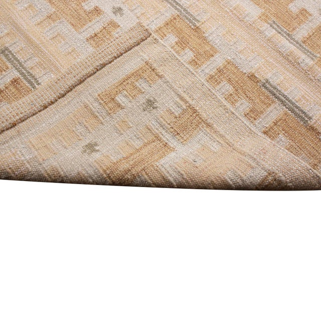Textile Rug & Kilim’s Scandinavian Style Rug in Ivory and Beige, With Geometric Pattern 14x20 For Sale - Image 7 of 7