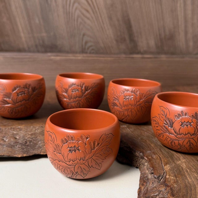 Contemporary Tokoname Teaware in Shudei Clay with Floral Decor, 1970s, Set of 5 For Sale - Image 3 of 13