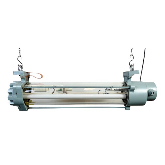 East German Industrial Fluorescent Tube Light from Leuchtenbau Wittenberg, 1980s For Sale