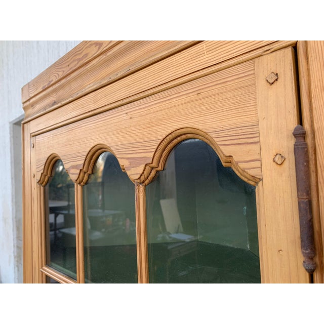 20th Century Spanish Country Corner Pine Vitrine with Glass Paneled Door For Sale - Image 13 of 18