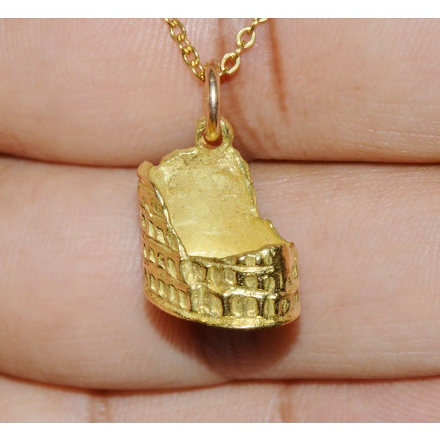 Italian 750 18k Solid Gold Roman Colosseum Charm Pendant For Sale In Dallas - Image 6 of 8
