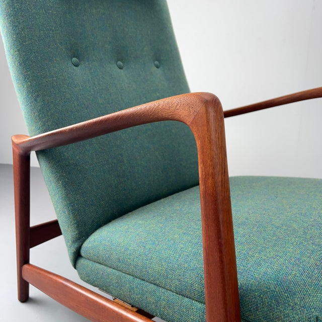 Mid-Century Model 829 High-Back Lounge Chair and Ottoman in Teak and Green Upholstery by Gio Ponti for Cassina, Italy, 1960s, Set of 2 For Sale - Image 15 of 18