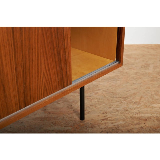 Schiebetürkorpus 943 Sideboard with Chrome-Plated Tubular Steel Legs and Rosewood Veneer by Kurt Thut for Thut Möbel, 1953 For Sale - Image 6 of 13